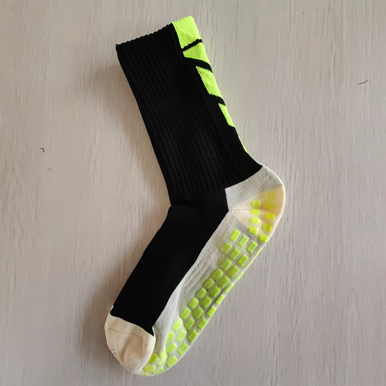 Non-Slip Soccer Grip Socks with Towel Bottom for Enhanced Performance and Stability in Sports - For Soccer Players - Moisture-Wicking & Breathable Fabric - Suitable for Training & Matches - Great Gift for Athletes