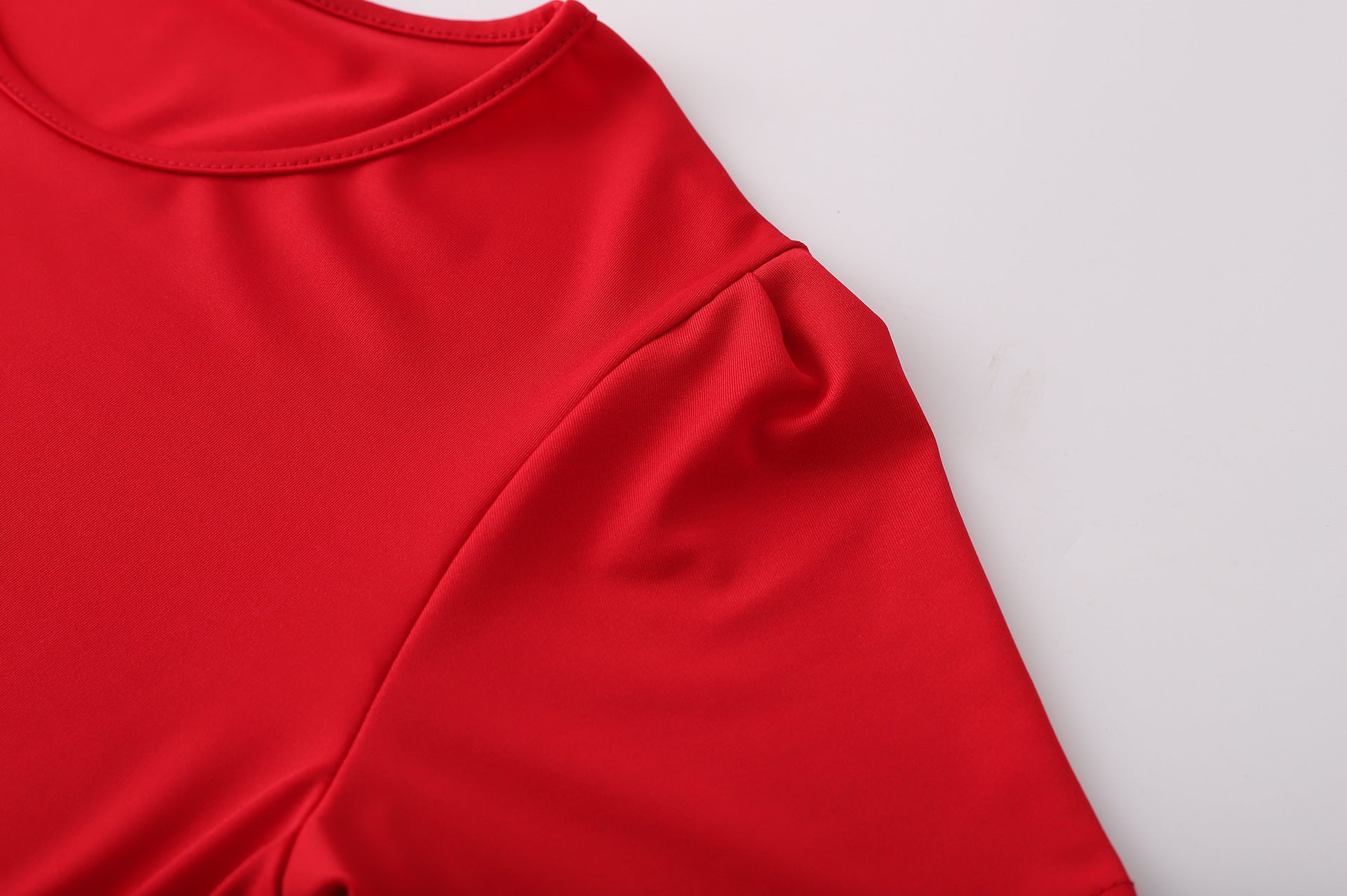 Women'S Plus Size Floral Print Red Colorblock Midi Dress with Short Sleeves - Elegant Crew Neck, Medium Stretch Polyester Fabric, Perfect for All Seasons